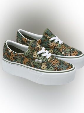 Vans Floral Camo Low Top Sneakers in Green, Tan & Cream